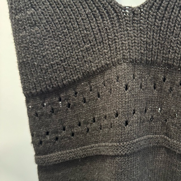 Chunky knit black dress with back straps and pattern in stomach! - Picture 3 of 4